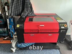 Machine de découpe et de gravure au laser CO2 (40W) 600 x 400mm